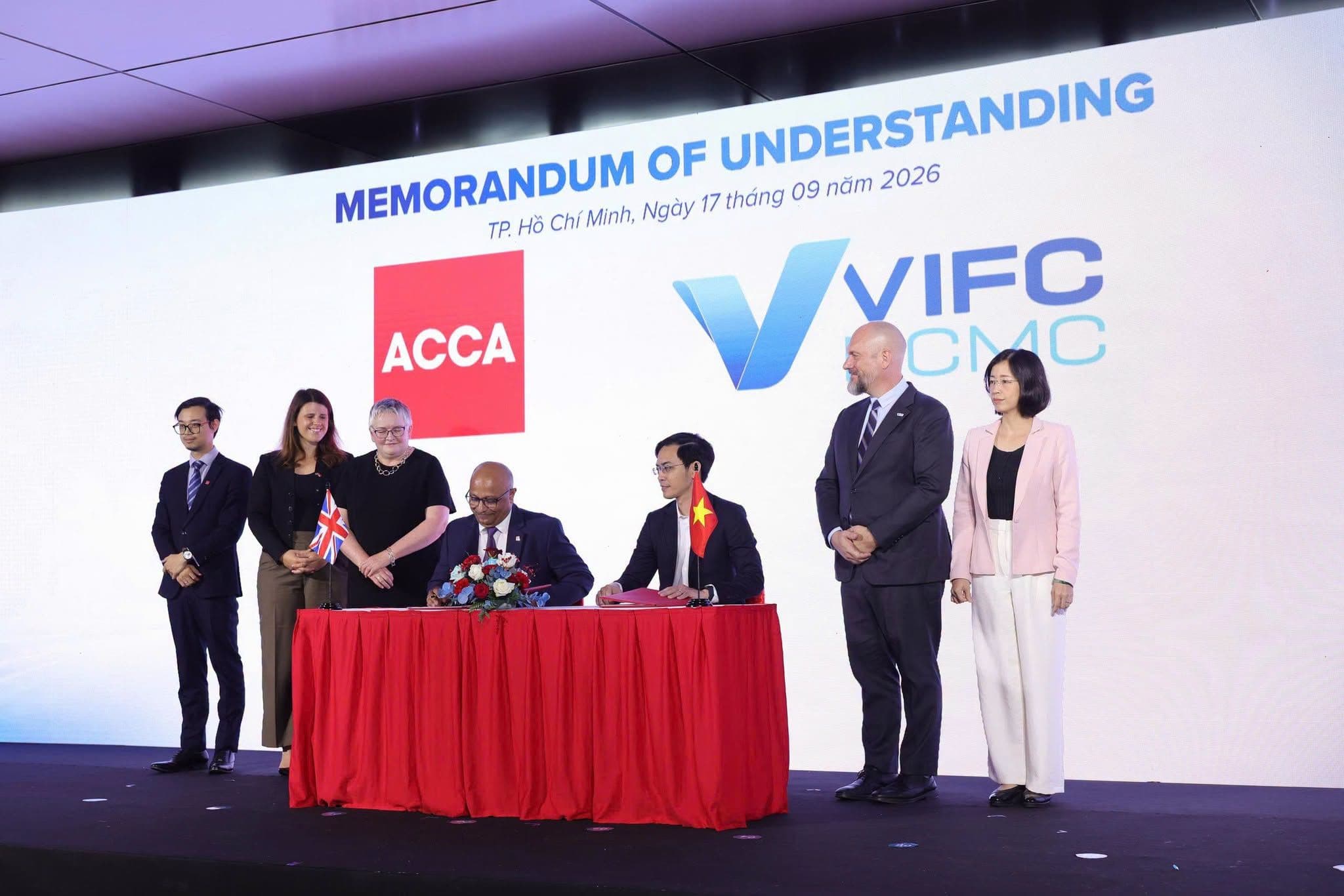 CƠ QUAN ĐIỀU HÀNH VIFC-HCMC KÝ KẾT BIÊN BẢN GHI NHỚ HỢP TÁC VỚI ACCA THÚC ĐẨY PHÁT TRIỂN NĂNG LỰC VÀ NGUỒN NHÂN LỰC TÀI CHÍNH